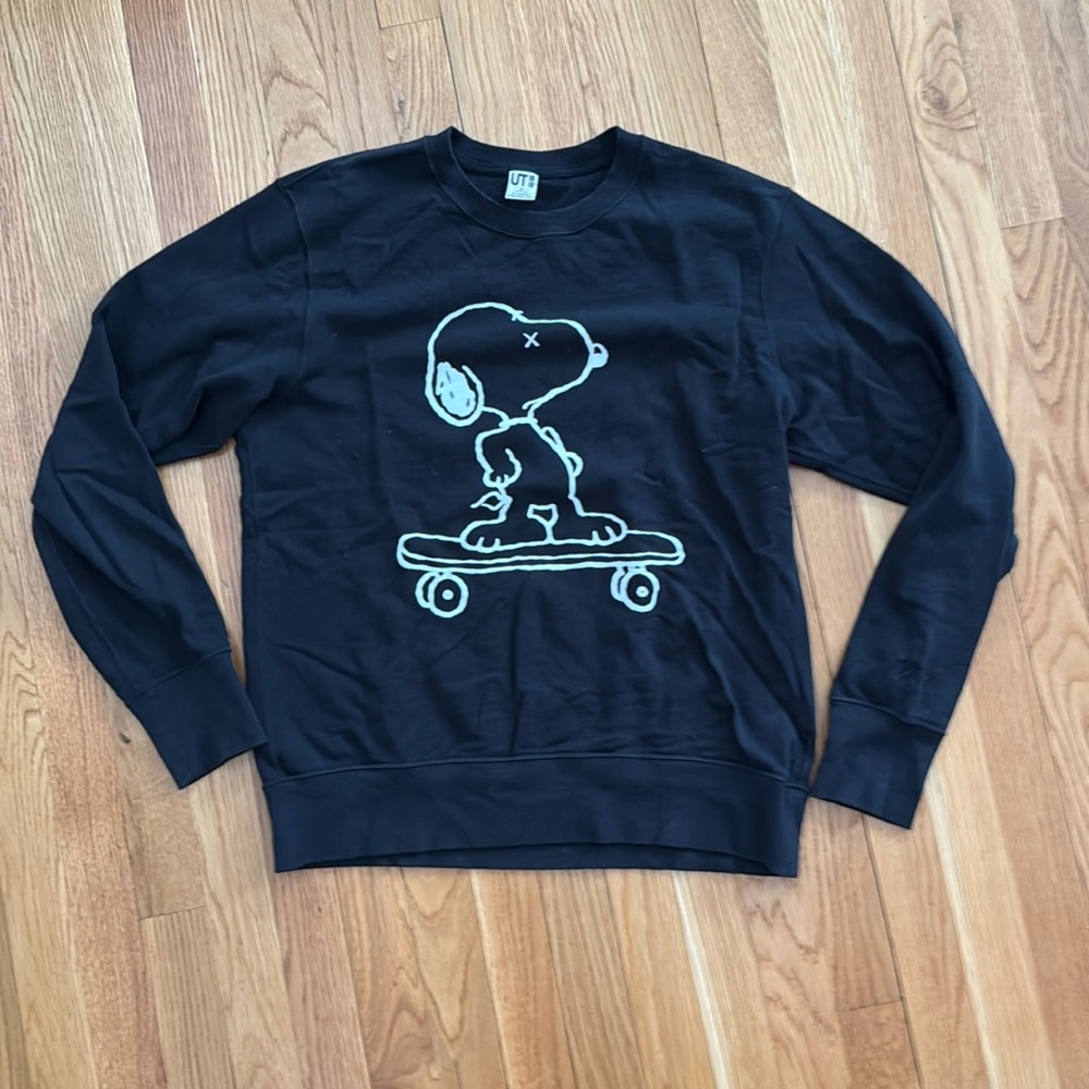 Men's Uniqlo Kaws shirt